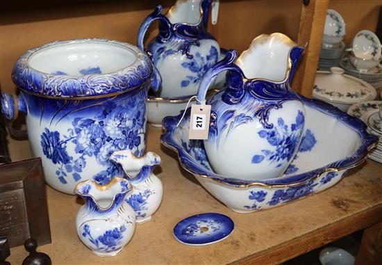 Doulton Flo Blue toilet set